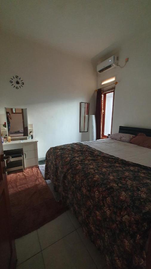 House In Bekasi Timur Villa Ngoại thất bức ảnh